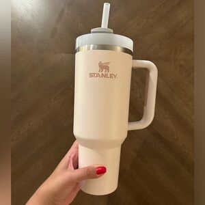 Rose quartz 40oz Stanley. Used. No dents. Please review pictures